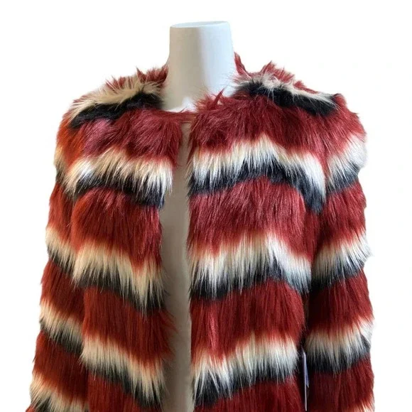 NWT MAJORELLE Luka Faux Fur Coat in Sequoia, Size Small - Picture 5 of 12